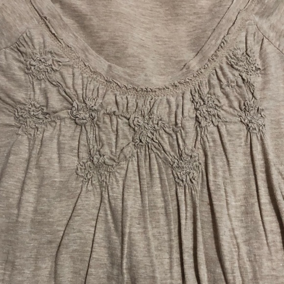 ❗️SOLD❗️🎉{Host Pick} Tan Floral Design • Long Sleeve Shirt - Picture 6 of 8